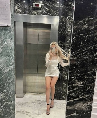 💋
У меня есть много услуг, которые я могу предложить тебе. Позволь мне погрузить тебя в мир наслаждения и разврата. Мои нежные руки помогут тебе расслабиться и забыть обо всех проблемах. 😌
Ты можешь быть уверен, что получишь лучший сервис от меня. У меня есть много опыта и знаний, чтобы удовлетворить каждого клиента. 🌟
Мои фото полностью настоящие и соответствуют реальности. Я живу в Москве, и могу встретиться с тобой в любое время и в любом месте в Москве. 🌆
Не упускай возможность побыть в обворожительной компании самой раскованной и страстной девушки в Москве. Я обещаю, что ты не пожалеешь о своем выборе. 💫
Скорее напиши мне, и ты познаешь настоящее наслаждение! 💓 Вероника